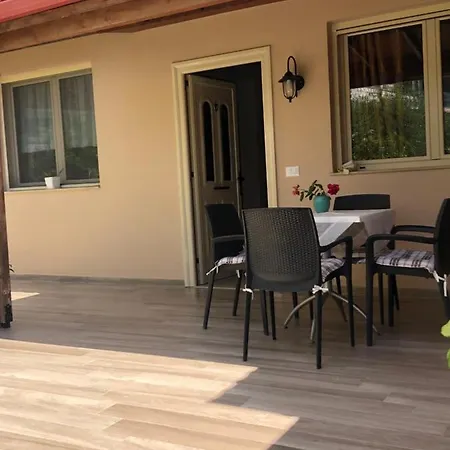 Olive House. Pensjonat Wlora